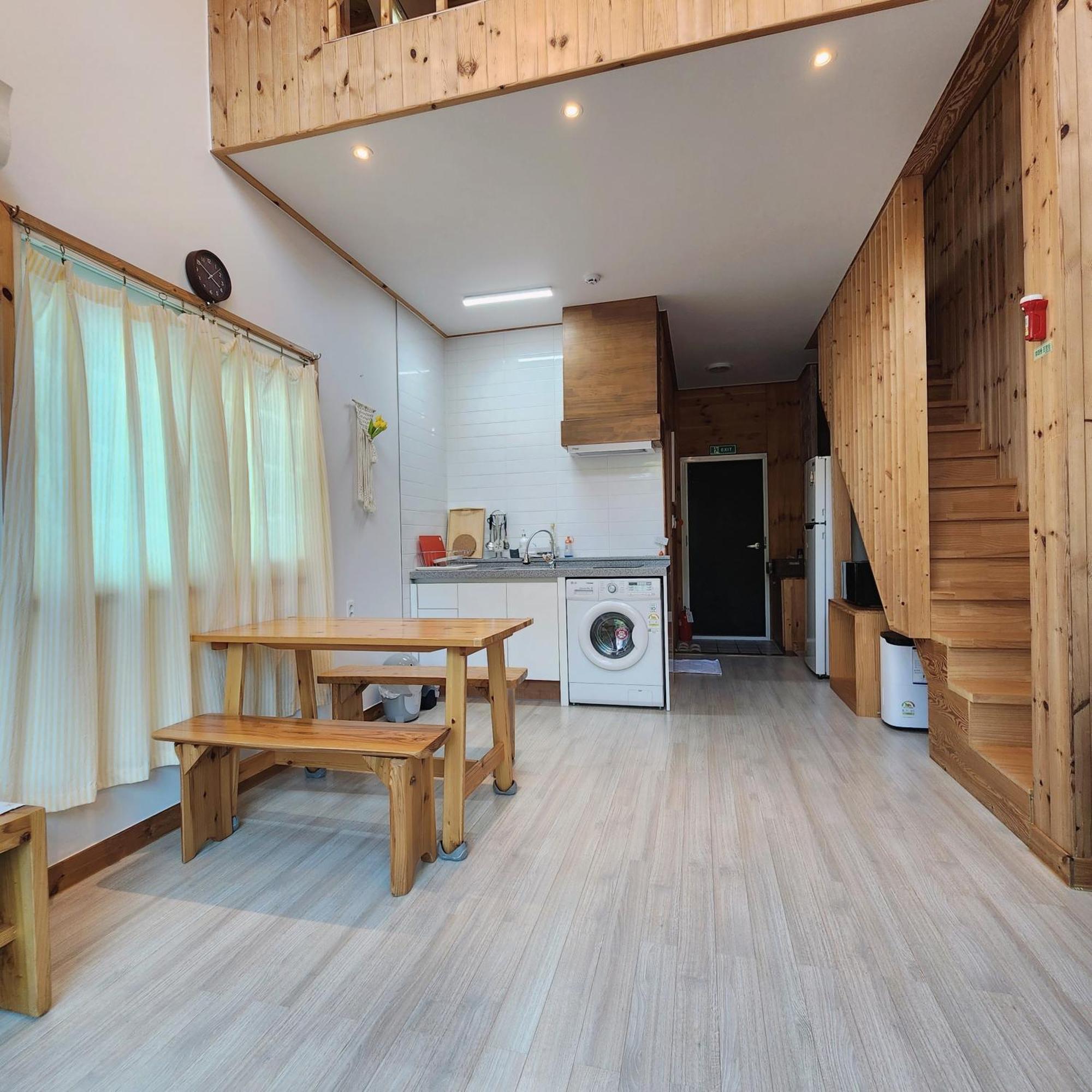 Jeju 542 Pension Seogwipo Exterior photo